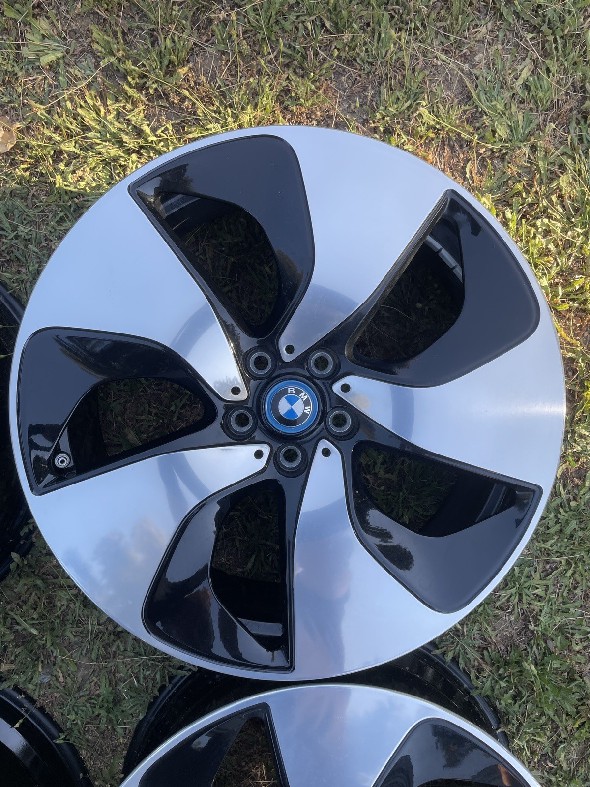 BMW i8 Front Wheels Set
