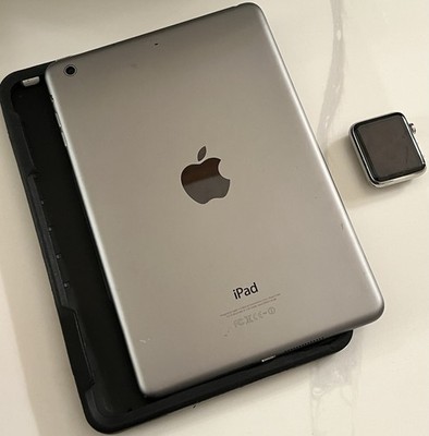 iPad and Apple Watch (FOR PARTS ONLY)