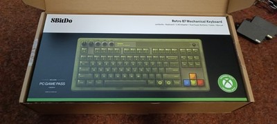 8BitDo Retro Mechanische Tastatur Xbox Halo Edition + 2 Gamepass codes Grün