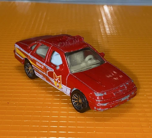 Vintage 1996 MATCHBOX FORD CROWN VICTORIA POLICE CAR Fire chief Rare Original ++