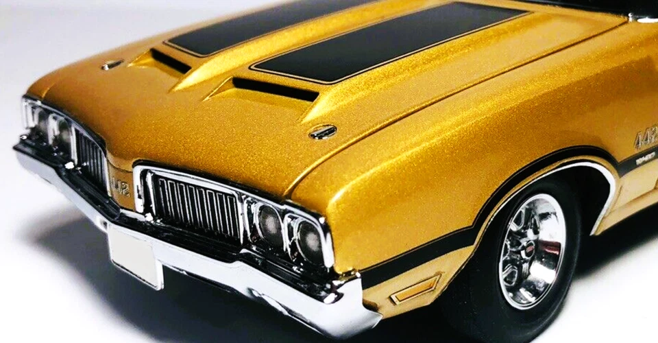 Oldsmobile 442 OLDS Built Muscle Race Classic Car  Model Hot Rod Carousel GO1 24 - Image 4 of 4