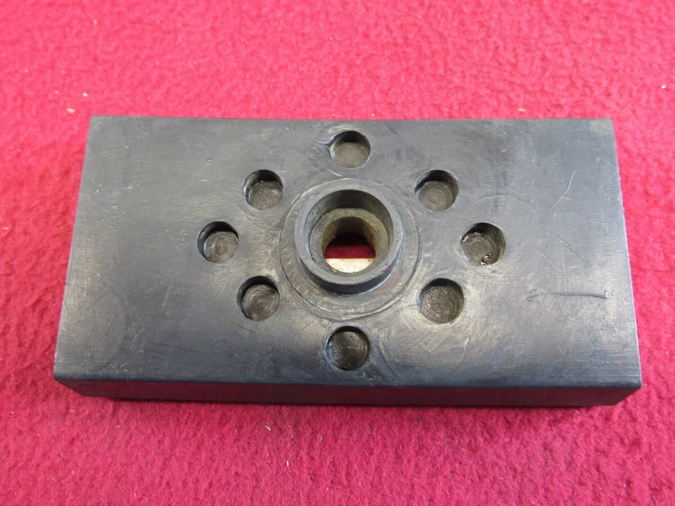 FORD GALAXIE THUNDERBIRD FAIRLANE RR 1960-1965 AISLADOR DE RESORTE A GRILLETE Nuevo de Lote Antiguo Foto 3 de 4