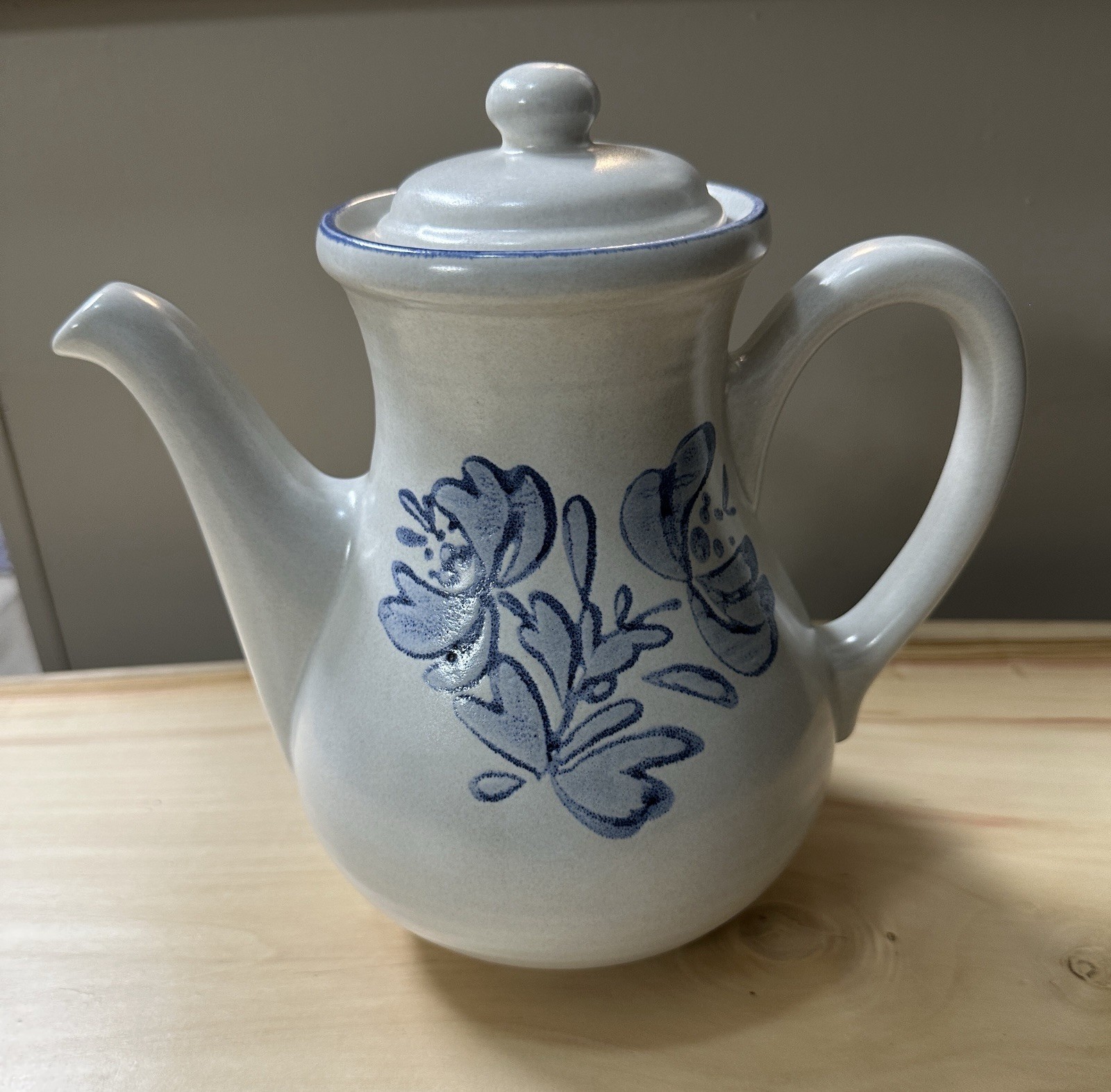 Pfaltzgraff Yorktowne Coffee Tea Pot Blue Floral Stoneware V