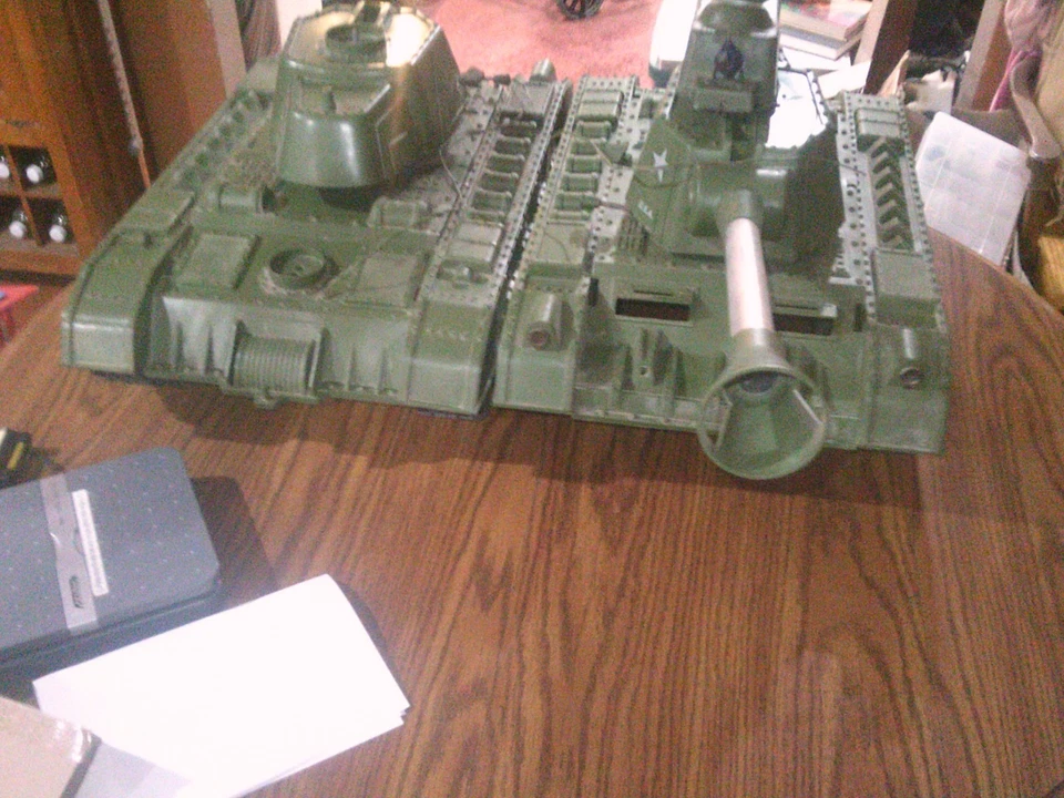 2 baterías DELUXE vintage años 60 OP Tiger Joe 4 tanque remoto juguete para piezas Foto 3 de 4