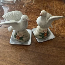 Vintage- Ceramic White Dove Figurines - Two Piece Set