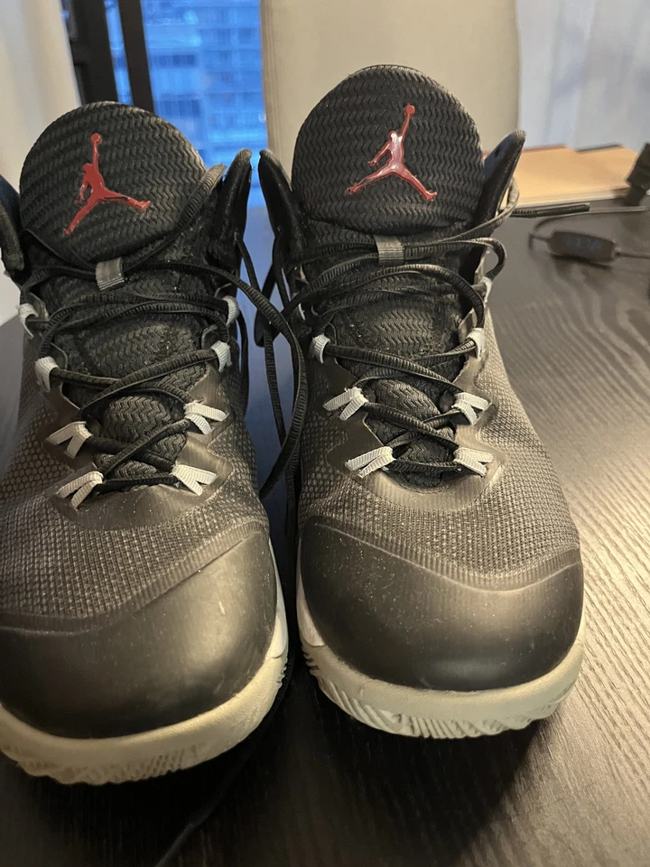 Nike Jordan Super.Fly 3 Negro/Gimnasio Rojo Lobo Gris Talla 9 con Caja Original Foto 2 de 4