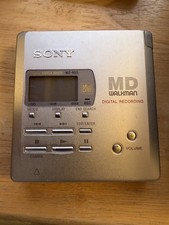 Sony MZ-R55 Portable MiniDisc Recorder. Tested and Working w/Extras