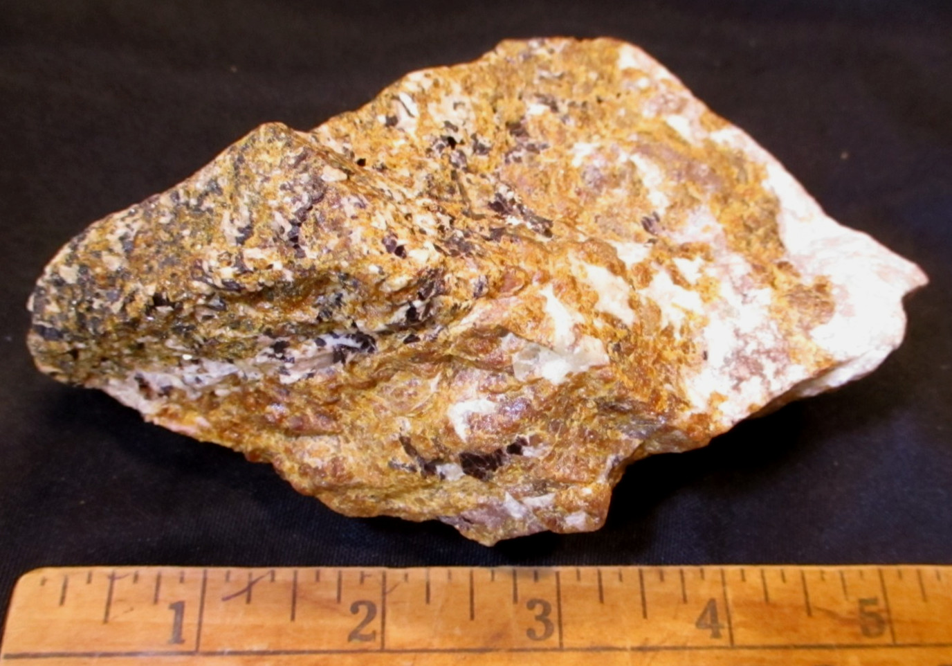 Blue Willemite & Longwave Fluorescent, Bustamite , Franklin, NJ