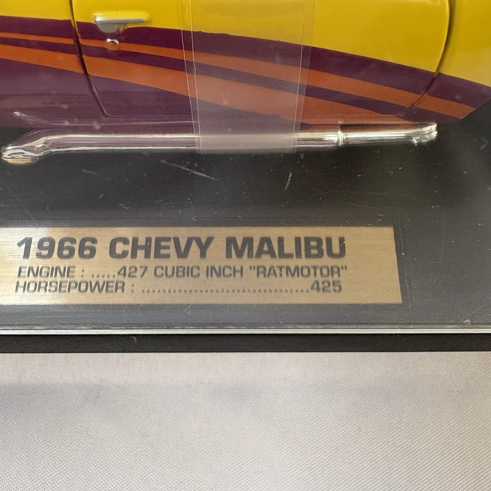 TootsieToy Hard Body 1966 Chevy Malibu 1:32 With Plastic Case Diecast - Image 2 of 4