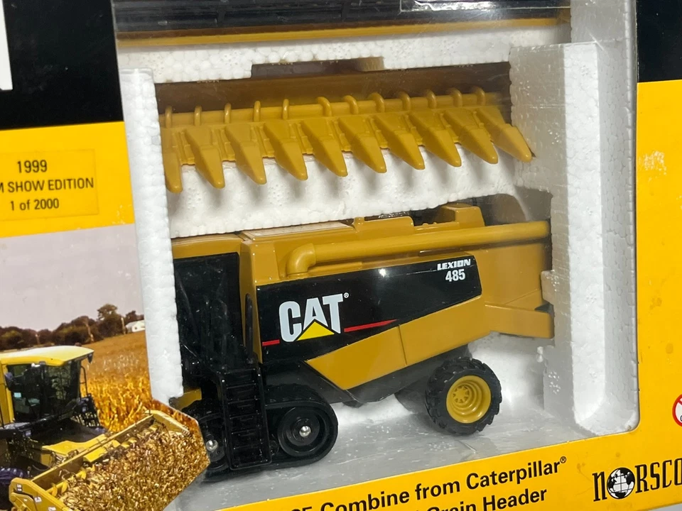Caterpillar LEXION 485 Combine Corn Grain Heads FARM SHOW 1:64 1 of 2000 Norscot - Image 4 of 4