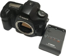Canon EOS 5D DSLR Camera Body with Charger Used