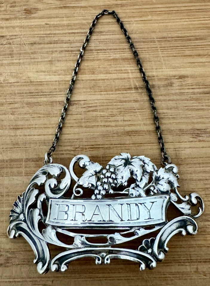 НАБОР ИЗ 3 ЛИТЫХ СЕРЕБРЯНЫХ ЭТИКЕТОК ДЛЯ ВИНА ИЛИ ЛИКЕРА GORHAM В СТИЛЕ МОДЕРН C. 1889 - Изображение 2 из 4