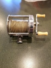 VINTAGE BAITCASTING FISHING REEL RARE BAKELITE HANDLE MADE IN USA