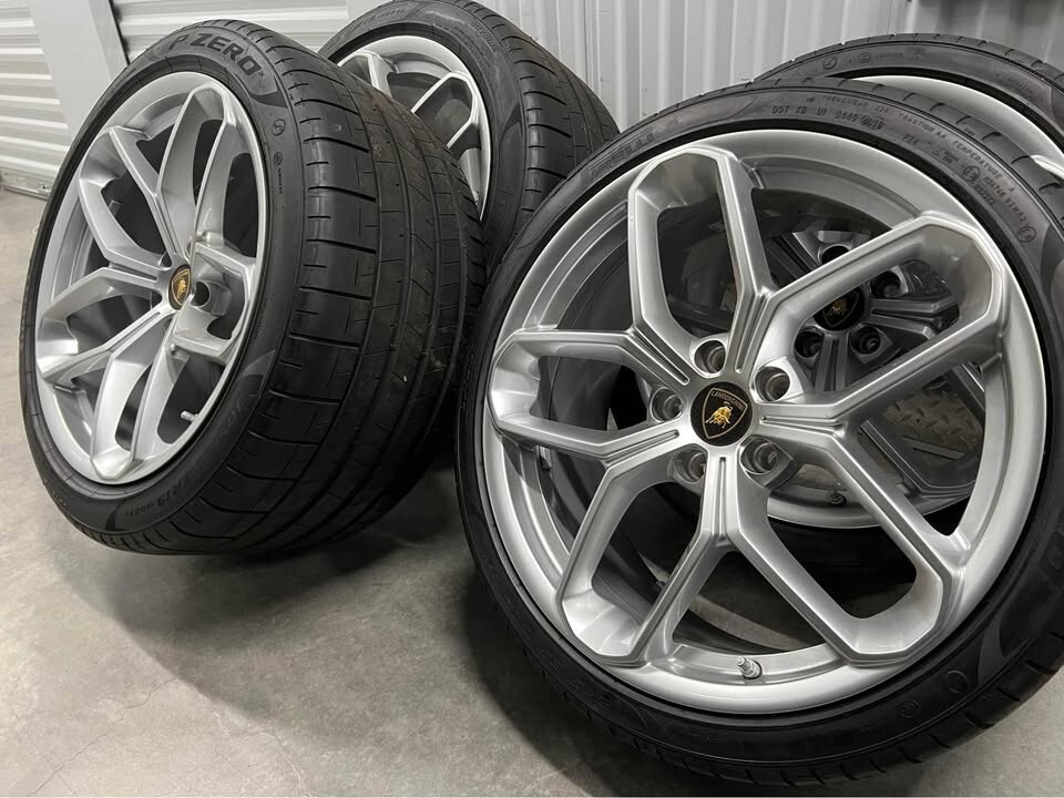19" Lamborghini Huracan OEM Factory Staggered KARI Wheels Pirelli Tires TPMS Cap