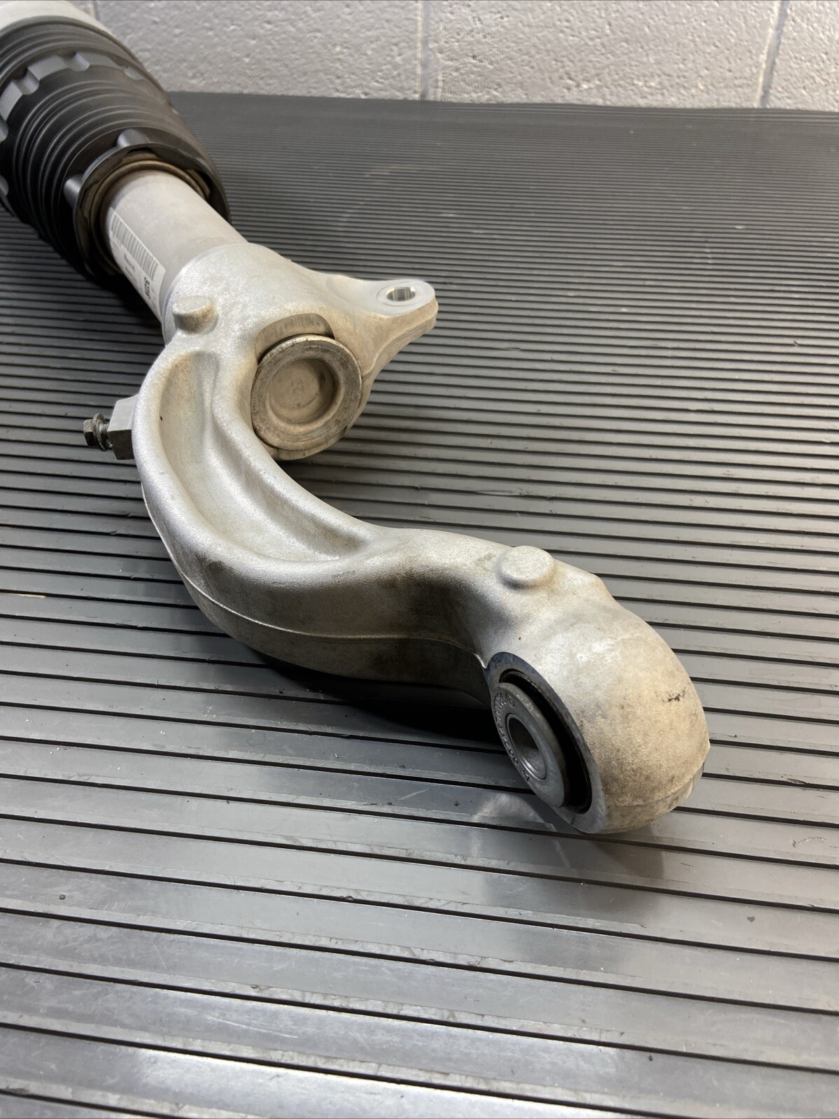 2017-2020 Maserati Levante Front Left Air Strut Shock Absorber OEM