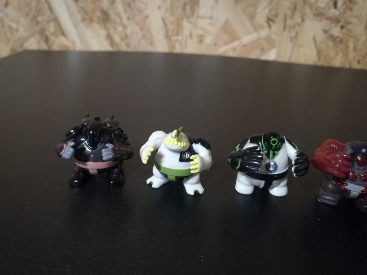 BANDAI - Ben骨董　 Bandai 2006 Ben 10 Sumo Slammers 7 Alien Figures - Xlr8