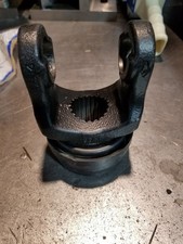 DM4034 YOKE 1:3/8 21 SPLINE  FOR FRONT