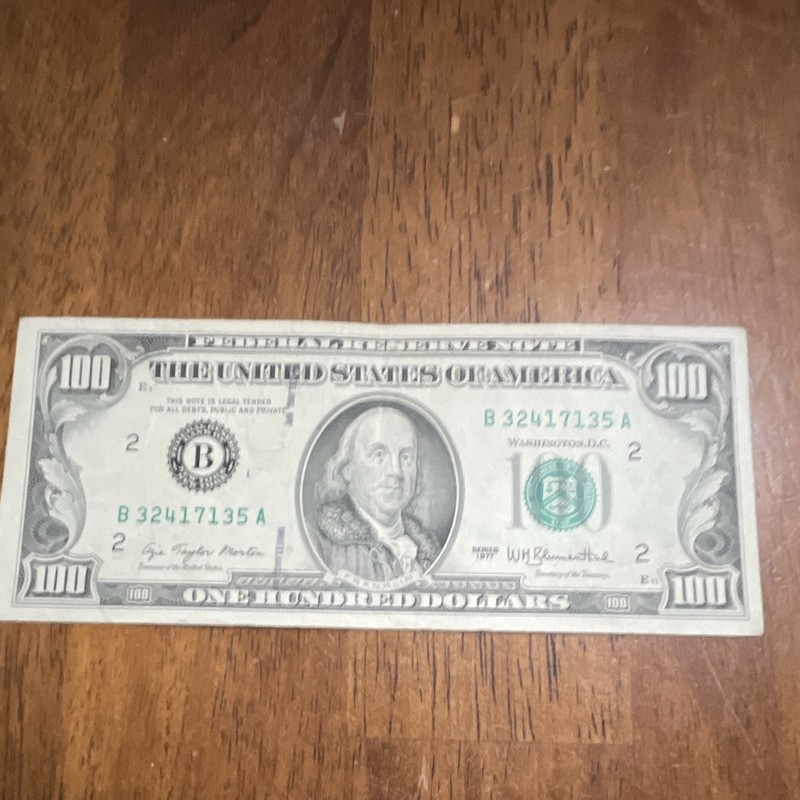 $100 Federal Reserve Note Banknote Benjamin Franklin B32417135A