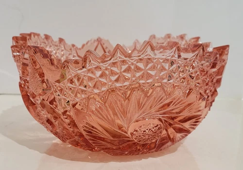 Vintage L.E. Smith Iridescent Pink Carnival Glass Bowl 7.5" Comet In The Stars