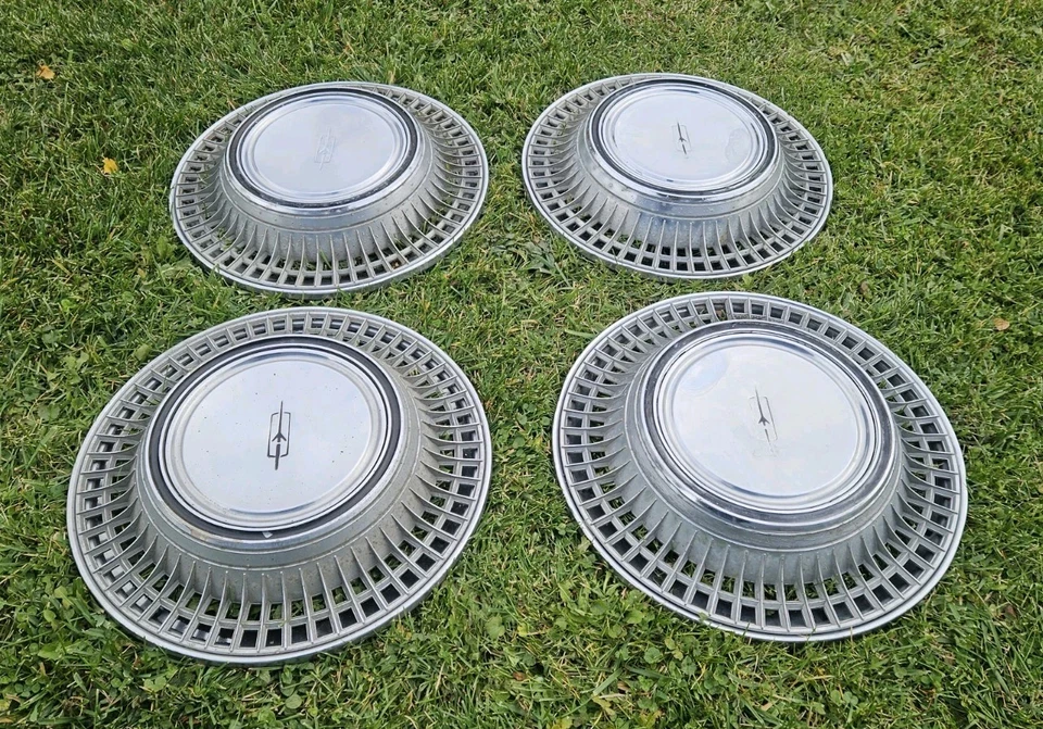 Set of 4 1970 Oldsmobile Toronado 15" Hubcaps Wheel Covers 70 Olds - Image 2 of 4