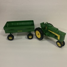 ERTL JOHN DEERE 630 LP TRACTOR BICYLE FRONT/ TRAILER WAGON