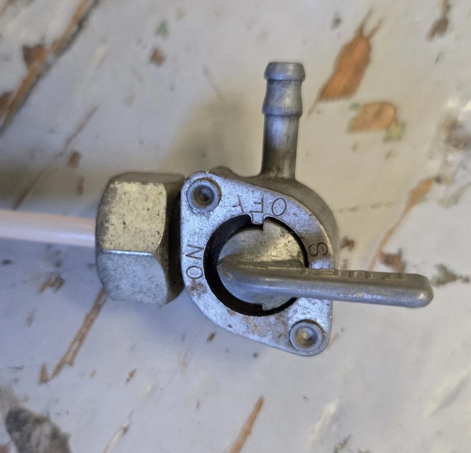 HONDA XL125S / XL185S / XR200 PETCOCK / FUEL TAP 16950-KB1-671 - Image 2 of 4