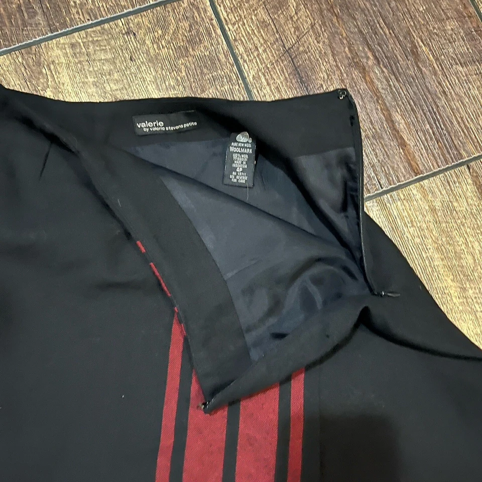 Valerie Stevens Women's Maxi Skirt Size 4P 100% Pure Wool Wrap Fringe Black Red - Image 4 of 4