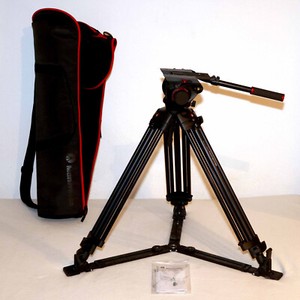 Manfrotto 546GB Video-Pro-Stativ m.Bodenspinne, Fluid-Video-Neiger u. Tasche