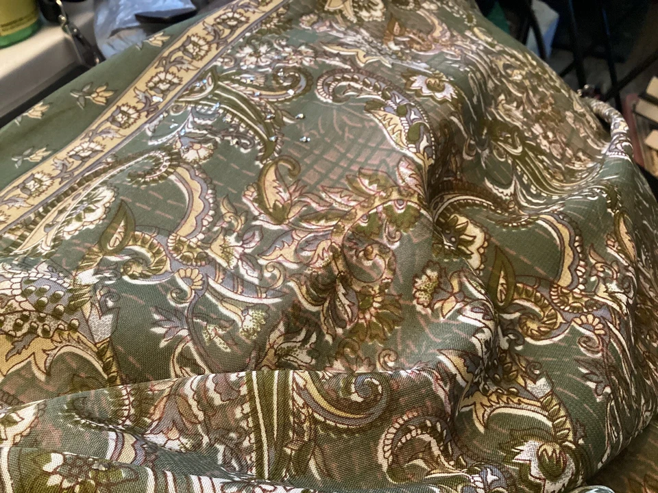 Vintage Silk- Indian Green Saree - Image 2 of 2