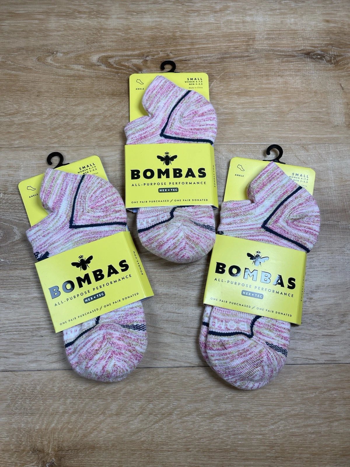 New 3 Pairs Bombas Ankle Socks Pink Stripe Small Performance Hex Tec