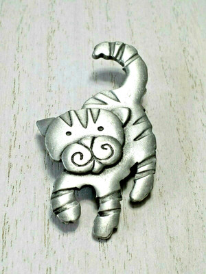 JJ Calico Striped Cat Kitten Brooch Pin Silver Tone Pewter 2 1/2''