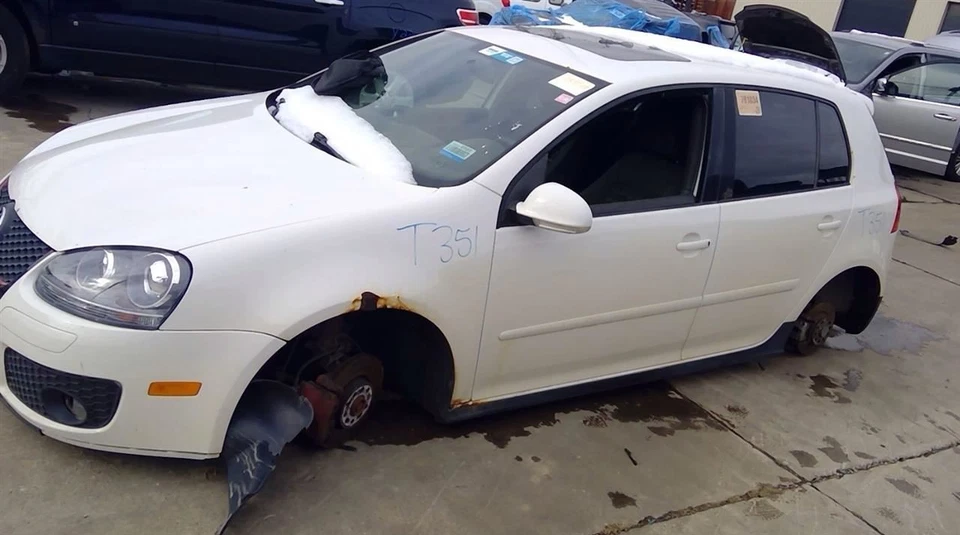 2008 2009 Volkswagen VW Golf GTI Driver LH Side View Mirror in B4 White | Heated - Image 4 of 4