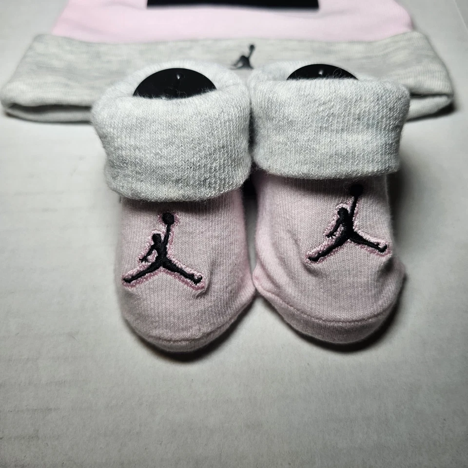 Air Jordan Jumpman 新生儿 女婴 帽子 婴儿 0-6 个月 粉色 灰色 全新 — 第 2/4 张图片