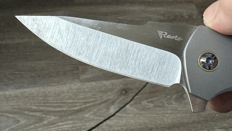 НОЖИ REATE KIRBY LAMBERT CROSSROADS БИСЕР ВЗРЫВ ТИТАНОВЫЙ ЗЕЛЕНЫЙ G-10 3,54 ДЮЙМА M390 - Изображение 2 из 4