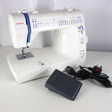 TOYOTA Sewing Machine Quilt 50 RS2000 Electric w/ Foot Pedal White - EHB