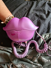Bratz fioletowy / różowy przycisk w kształcie usta telefon przewodowy z słuchawką, 2000s