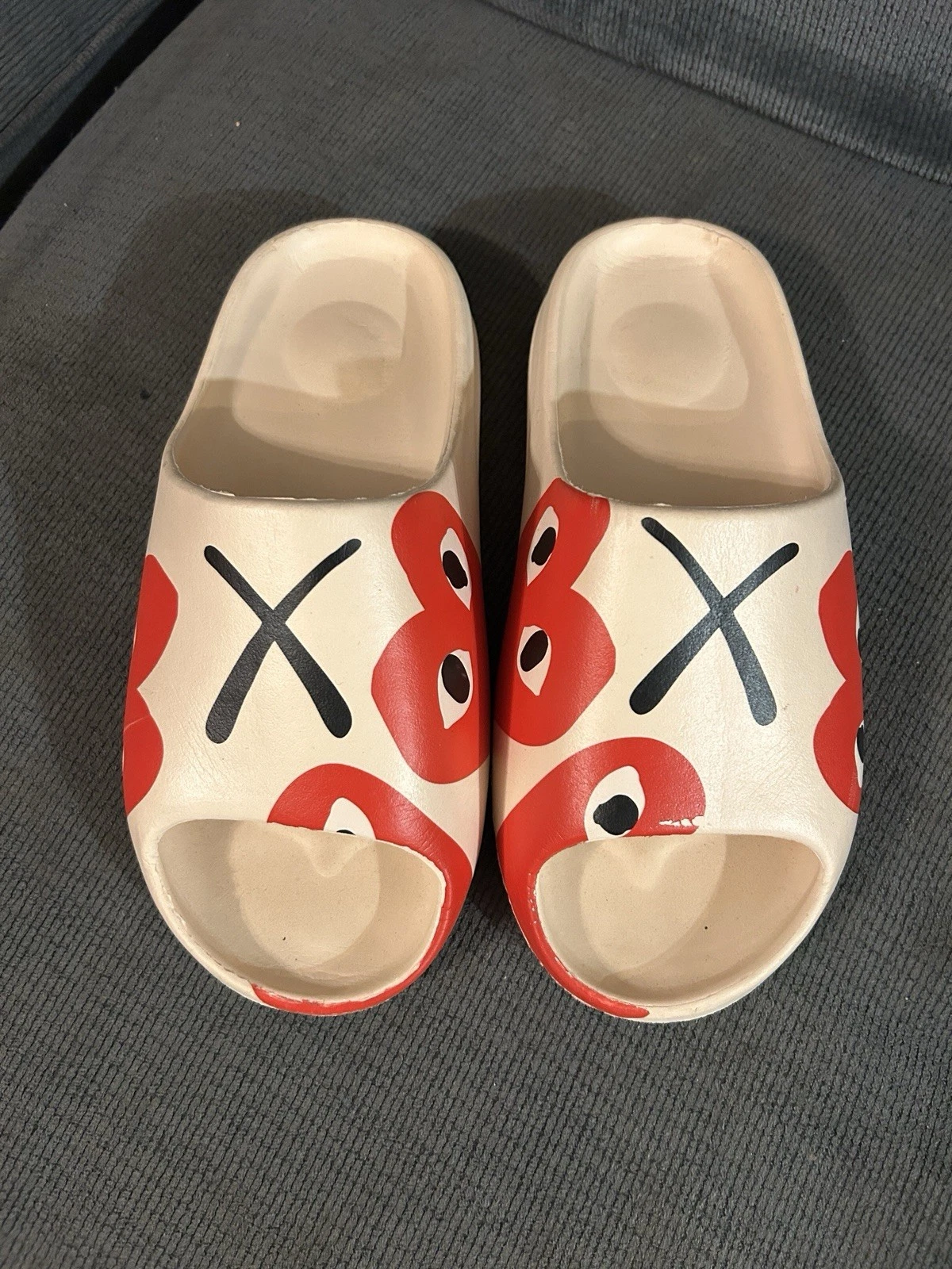 Unisex Heart Eye Slides! Men’s Sz 7 / Women’s Sz 9!
Opens in a new window or tab