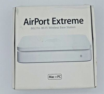 Apple AirPort Extreme 5-Port Gigabit Wireless N Router (MD031AM/A)