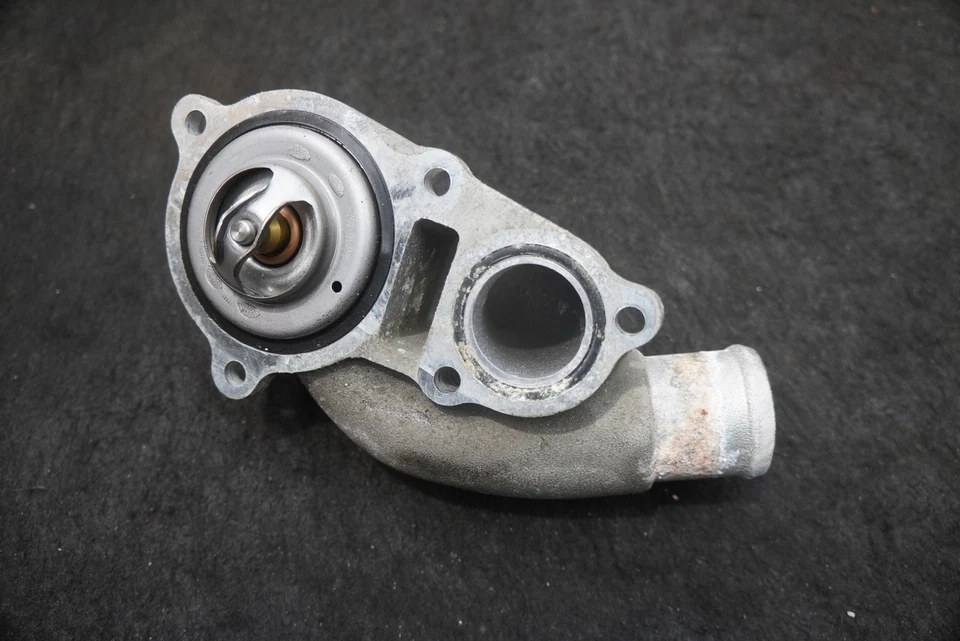 Труба шланга охлаждающей жидкости правого радиатора 470121113A Lamborghini Aventador 2015 - Изображение 3 из 3