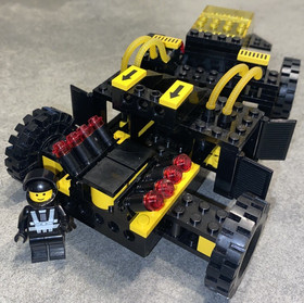 Vintage LEGO Blacktron Space: Battrax (6941)