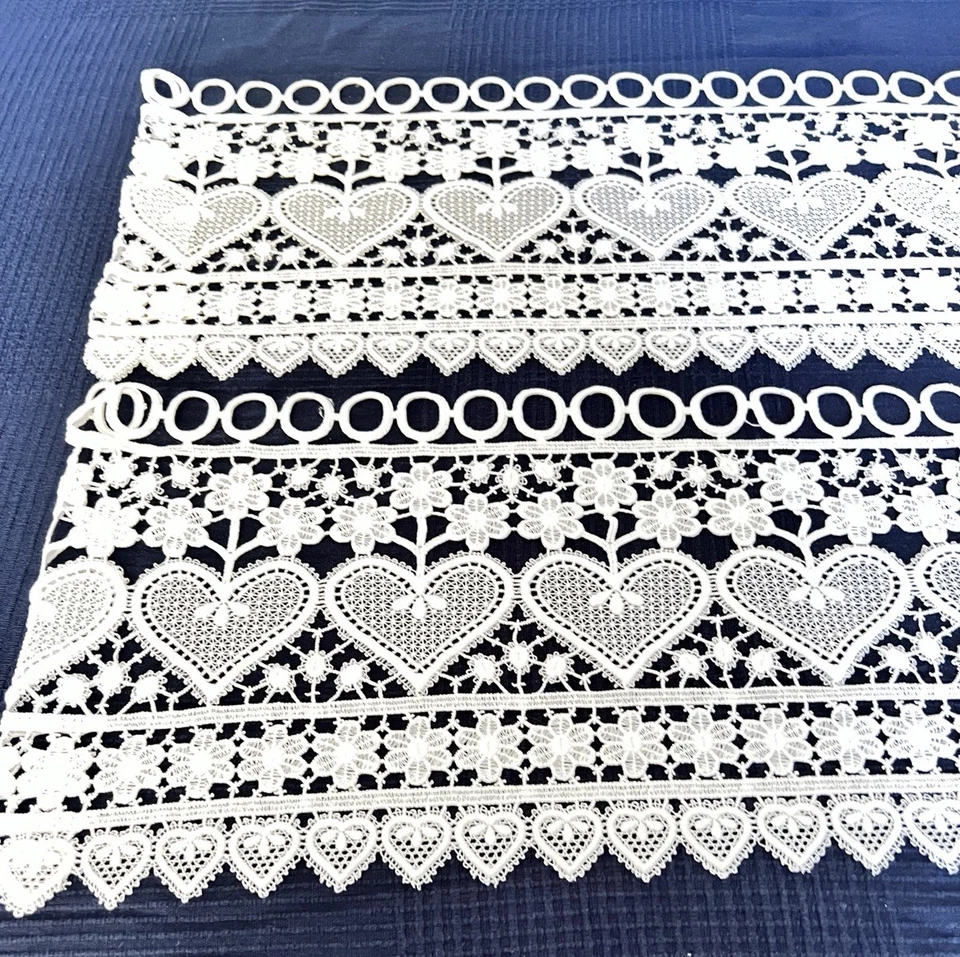 Juego de 2 valencias vintage de encaje con patrón elevado marfil 54"x12" corazones flores difícil de encontrar Foto 2 de 4