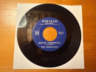 The Tornadoes    Bustin' Surfboards 1962 Aertaun 100 45 7  Vinyl VG+