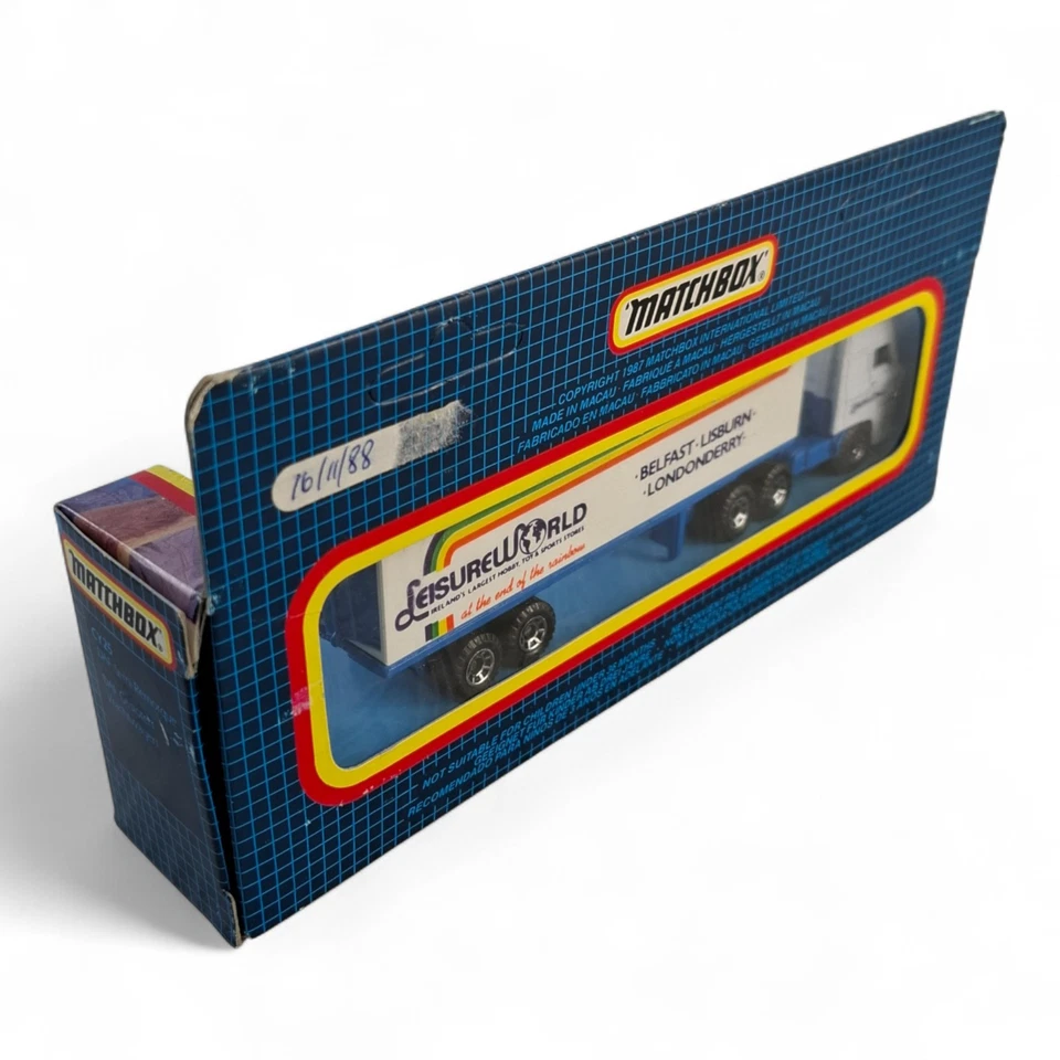 MATCHBOX CONVOY CY25 DAF semi trailer truck " LEISURE WORLD" NEW Unpunched 1987 - Image 4 of 4