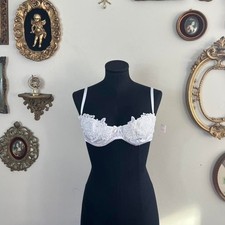    Stunning Vintage Frederick's of Hollywood Pearl  Lace Balconette Bra