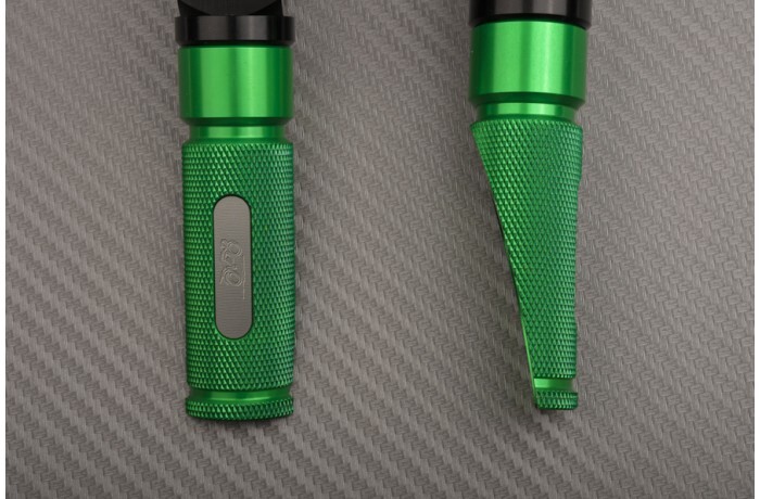 Cale-pieds alu vert-titane 77mm haut de gamme pour moto Suzuki GSX8S