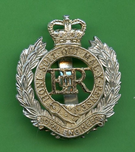 Royal Engineers Anodised QE2 Cap Badge - 第 1/2 張圖片