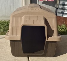 Petmate Aspen Outdoor Dog House Lightweight for XS Pets Durable up to 15 lbs