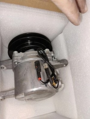 Kubota AC Compressor RD451-93900 SVL75-2C SVL90C SVL95-2SC SVO7E 12V FREE SHIP
