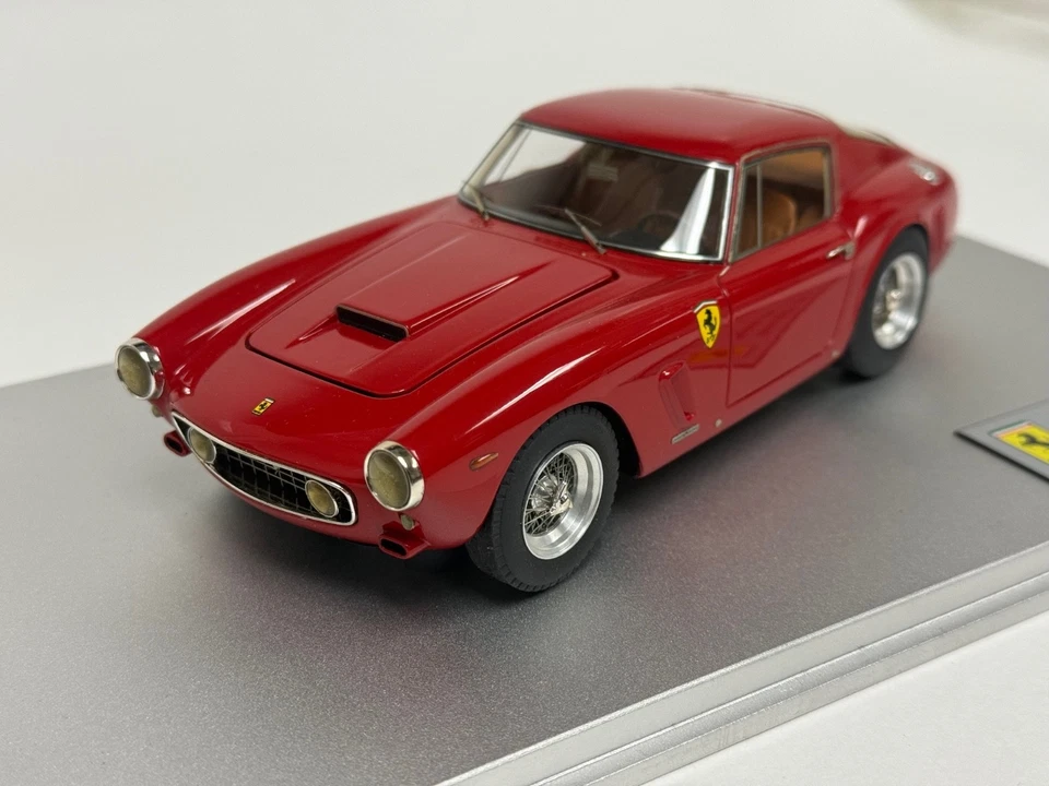 1/24 Tecnomodel Ferrari 250 GT Lusso SWB in Rosso Corsa red 25 pieces ABG169 - Image 2 of 4