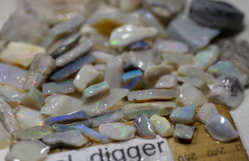AUSTRALIAN MIXED OPAL FIELDS PRO CUTTER PARCEL QUALITY GEMS WILL CUT 393ct VIDEO - Foto 6 di 22